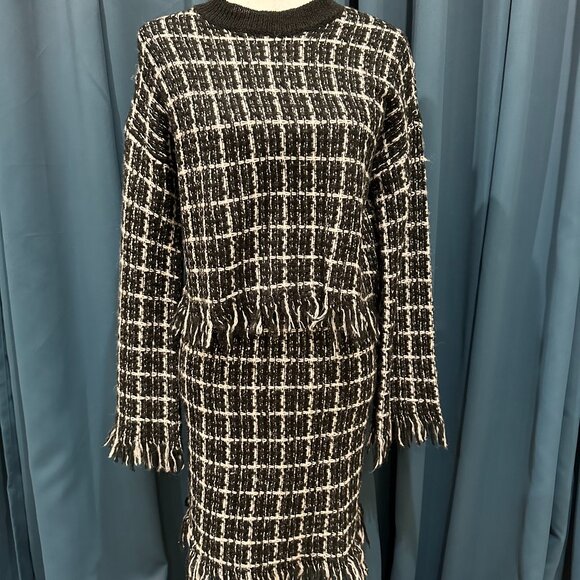 Zie LA Two Piece Skirt and Sweater Set - Picture 6 of 12